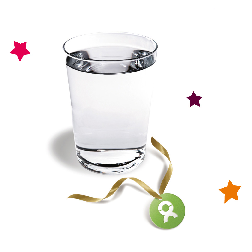 Beispiel Geschenk Spende Trinkwasser zu Weihnachten: Grafik von einen Glas Trinkwasser umgeben von bunten Sternen
